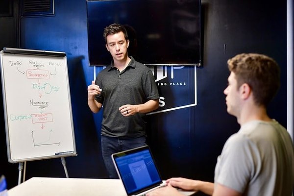 Pourquoi confier la maintenance des sites et applications web à une agence de communication digitale ?